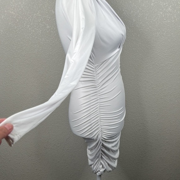 White Ruched V-Neck Special Occasion Midi Dress Size Small - Picture 4 of 5